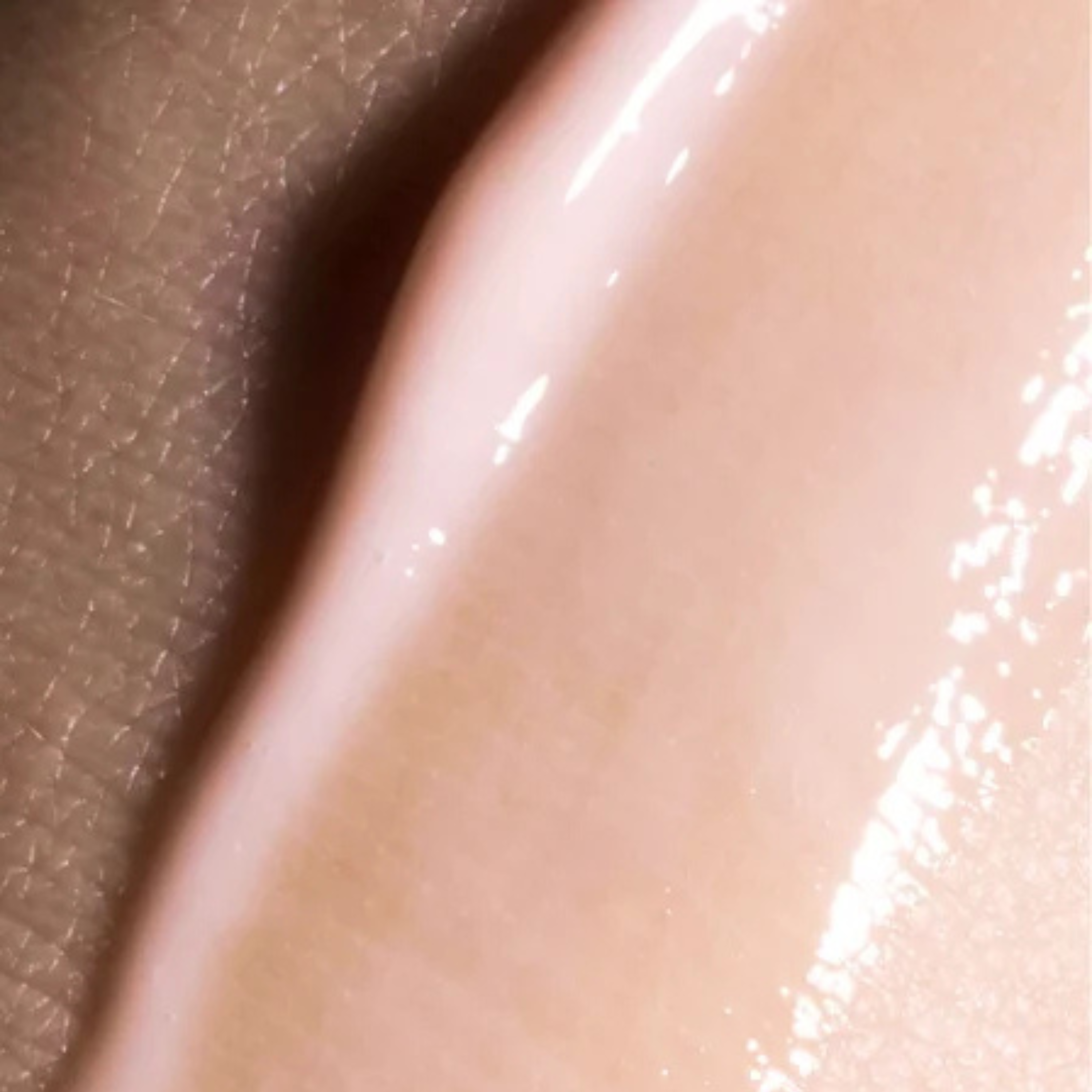 peptide serum moisturizer texture close up on skin- skinsetgo